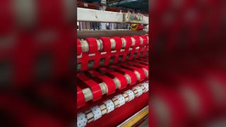 カスタムレッドBOPP梱包テープで荷物を保護します