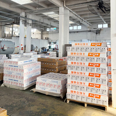 良い価格 1.26*202M 底のない冷たいラミネーションフィルム 高温耐性 高粘度 オンライン